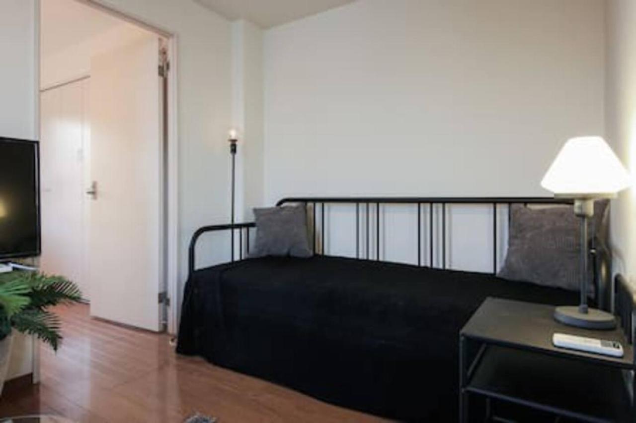 Sengoku Eki-Mae Bldg 401 Apartment Tokyo Exterior photo